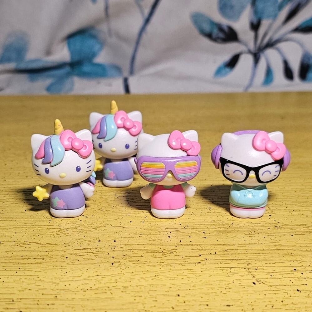 Hello Kitty Mini Figure Collectible Series 2 Lot of 4 Hipster Retro Unicorn